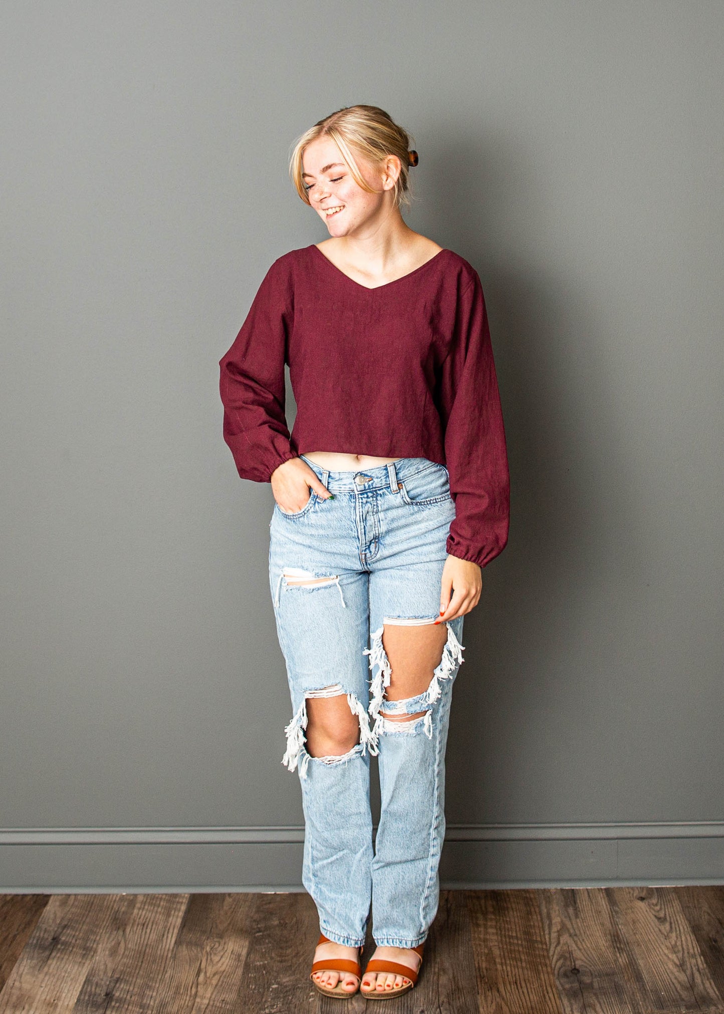 Cropped burgundy linen shirt with tie closure and open back